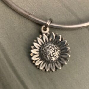 James Avery Retired Sterling Silver Sunflower charm